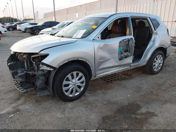 JN8AT2MT8GW007625 2016 NISSAN ROGUE - Image 2