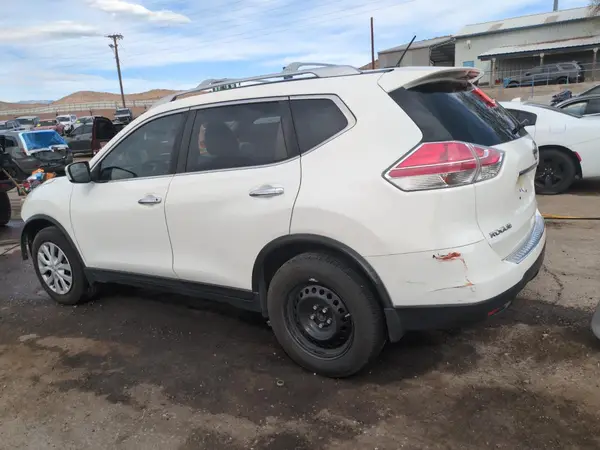 JN8AT2MT8GW018382 2016 NISSAN ROGUE - Image 2