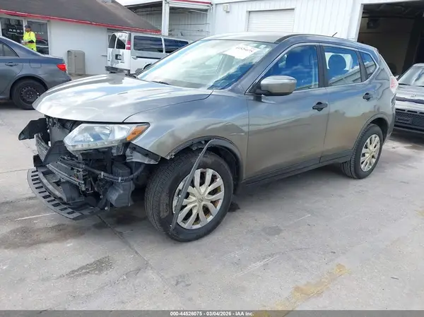 JN8AT2MT8GW018561 2016 NISSAN ROGUE - Image 2