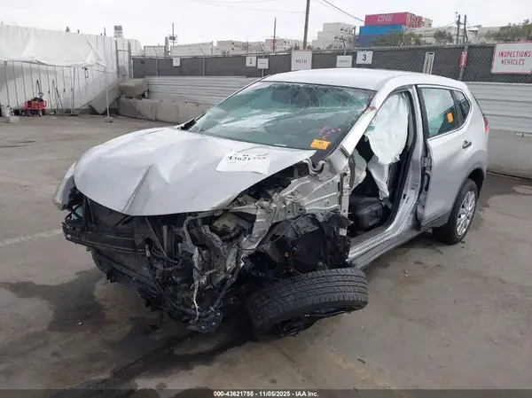 JN8AT2MT8GW020410 2016 NISSAN ROGUE - Image 2