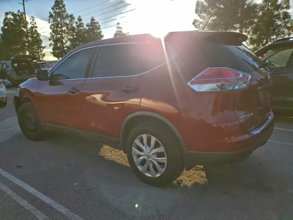 JN8AT2MT8GW022710 2016 NISSAN ROGUE - Image 2