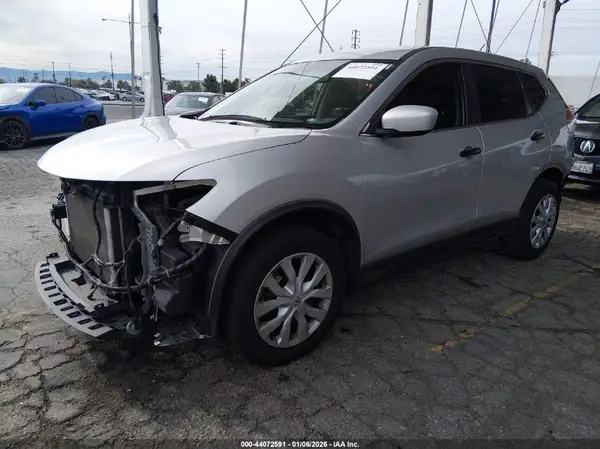 JN8AT2MT8GW024120 2016 NISSAN ROGUE - Image 2