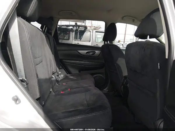 JN8AT2MT8GW024120 2016 NISSAN ROGUE - Image 8