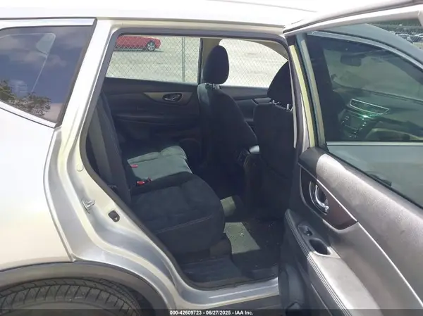 JN8AT2MT8GW028667 2016 NISSAN ROGUE - Image 8