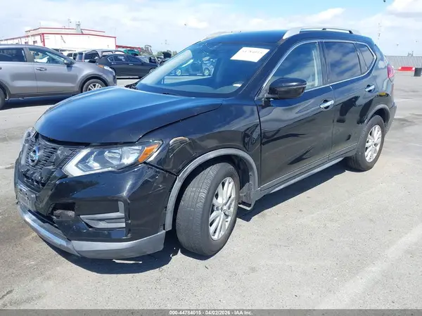 JN8AT2MT8HW130701 2017 NISSAN ROGUE - Image 2