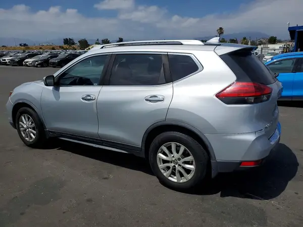 JN8AT2MT8HW131234 2017 NISSAN ROGUE - Image 2