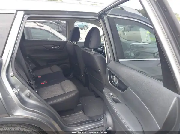 JN8AT2MT8HW131945 2017 NISSAN ROGUE - Image 8