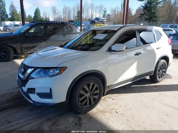 JN8AT2MT8HW135493 2017 NISSAN ROGUE - Image 2