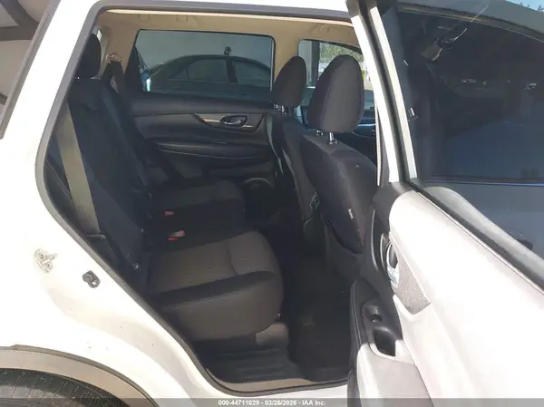 JN8AT2MT8HW135493 2017 NISSAN ROGUE - Image 8