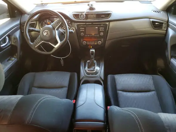 JN8AT2MT8HW135641 2017 NISSAN ROGUE - Image 8