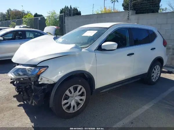 JN8AT2MT8HW136224 2017 NISSAN ROGUE - Image 2