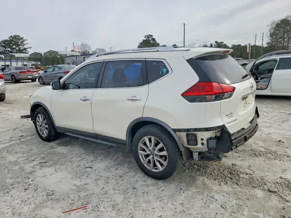 JN8AT2MT8HW136563 2017 NISSAN ROGUE - Image 2