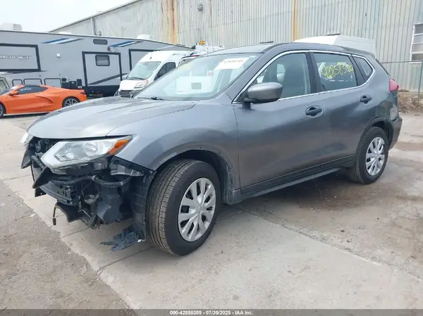 JN8AT2MT8HW136689 2017 NISSAN ROGUE - Image 2