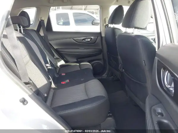 JN8AT2MT8HW137907 2017 NISSAN ROGUE - Image 8