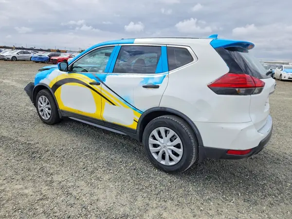 JN8AT2MT8HW138393 2017 NISSAN ROGUE - Image 2