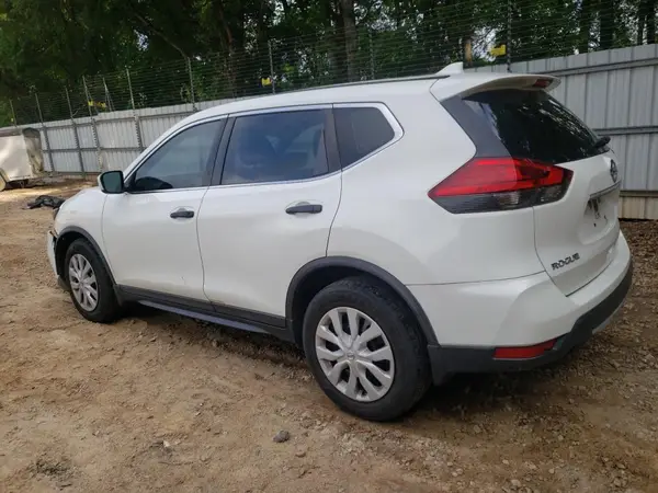 JN8AT2MT8HW138622 2017 NISSAN ROGUE - Image 2