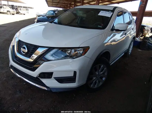JN8AT2MT8HW138782 2017 NISSAN ROGUE - Image 2