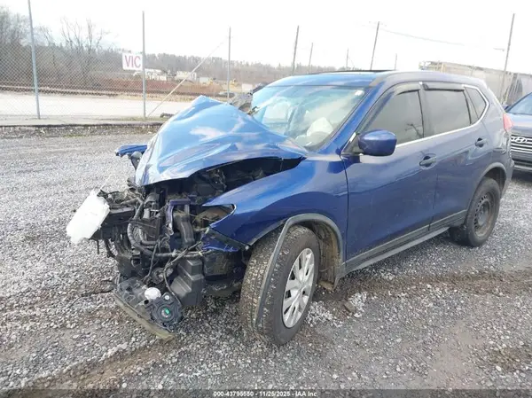 JN8AT2MT8HW138927 2017 NISSAN ROGUE - Image 2