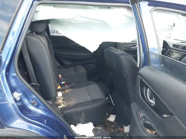 JN8AT2MT8HW138927 2017 NISSAN ROGUE - Image 8