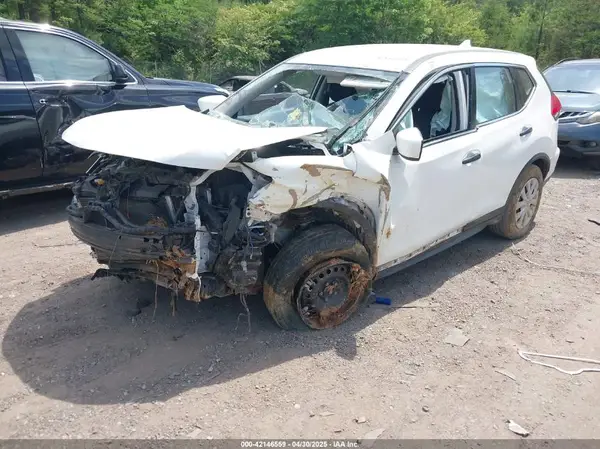 JN8AT2MT8HW140645 2017 NISSAN ROGUE - Image 2