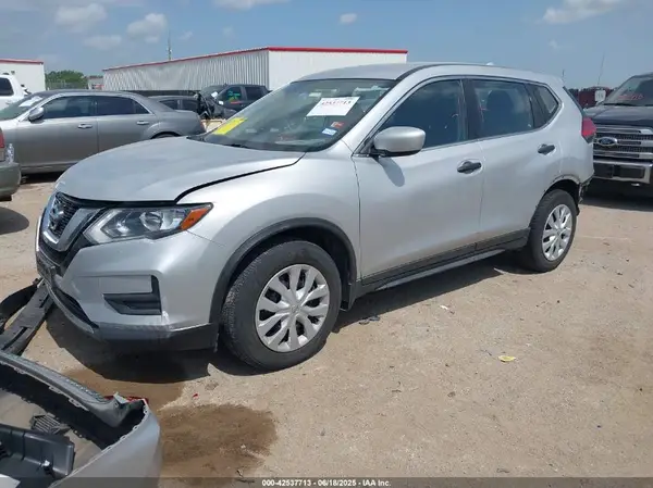 JN8AT2MT8HW144159 2017 NISSAN ROGUE - Image 2
