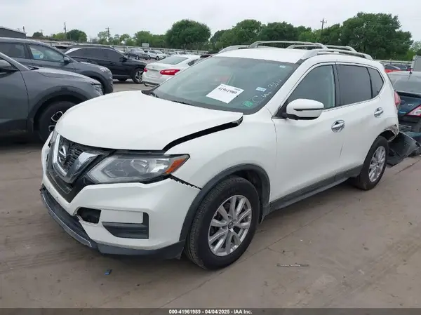 JN8AT2MT8HW144260 2017 NISSAN ROGUE - Image 2