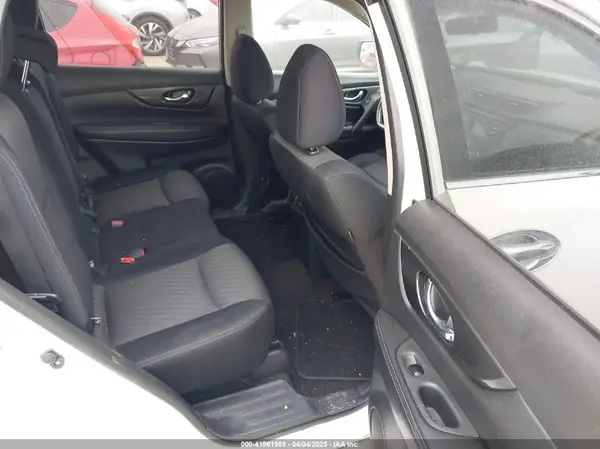 JN8AT2MT8HW144260 2017 NISSAN ROGUE - Image 8