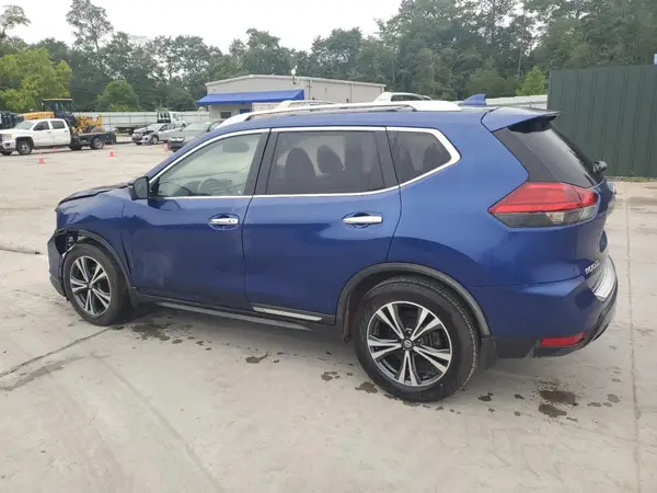 JN8AT2MT8HW145537 2017 NISSAN ROGUE - Image 2