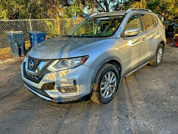 JN8AT2MT8HW145747 2017 NISSAN ROGUE - Image 2