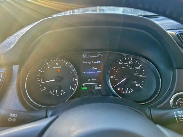 JN8AT2MT8HW145747 2017 NISSAN ROGUE - Image 8