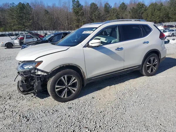 JN8AT2MT8HW146140 2017 NISSAN ROGUE - Image 1