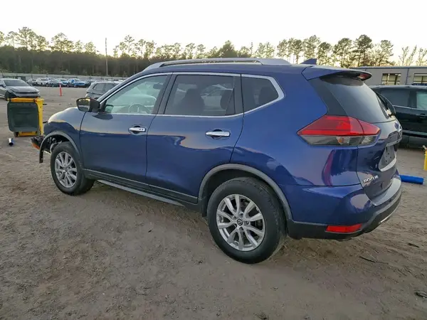 JN8AT2MT8HW148776 2017 NISSAN ROGUE - Image 2