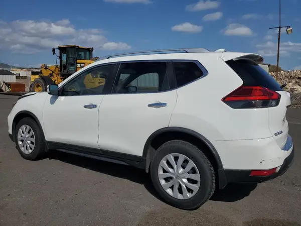 JN8AT2MT8HW149524 2017 NISSAN ROGUE - Image 2