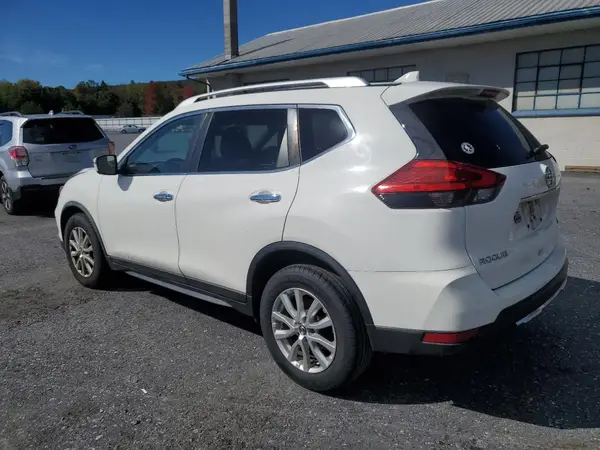 JN8AT2MT8HW151600 2017 NISSAN ROGUE - Image 2
