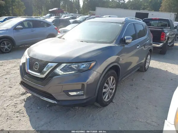 JN8AT2MT8HW153119 2017 NISSAN ROGUE - Image 2