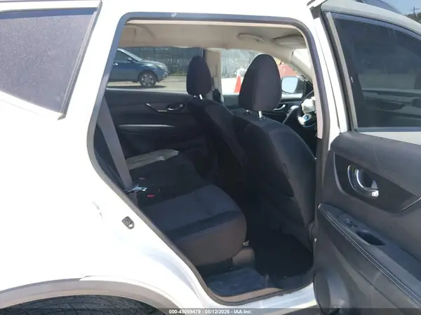 JN8AT2MT8HW153542 2017 NISSAN ROGUE - Image 8