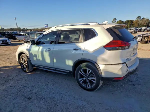 JN8AT2MT8HW154092 2017 NISSAN ROGUE - Image 2