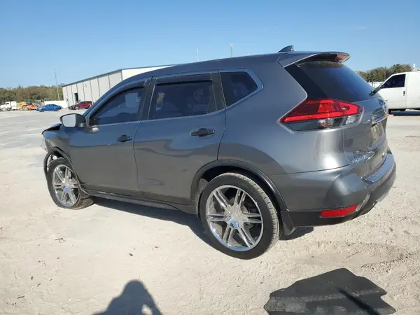 JN8AT2MT8HW382433 2017 NISSAN ROGUE - Image 2
