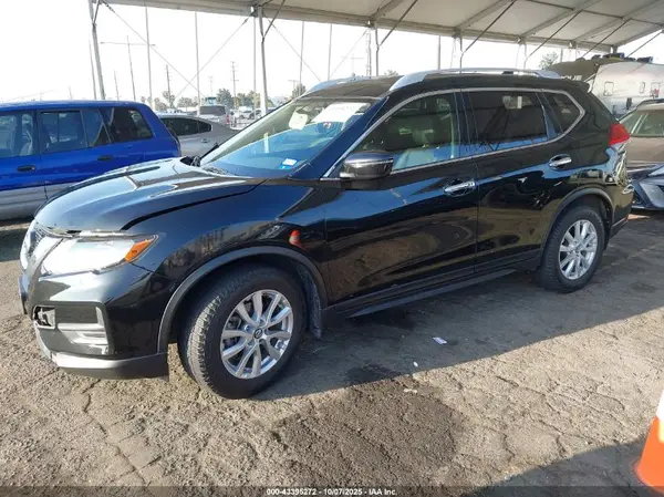 JN8AT2MT8HW382514 2017 NISSAN ROGUE - Image 2
