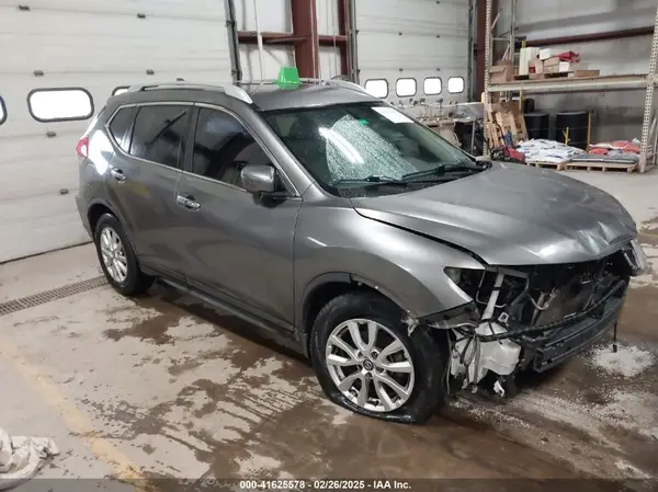 JN8AT2MT8HW382710 2017 NISSAN ROGUE - Image 1