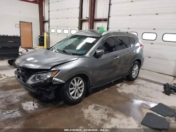 JN8AT2MT8HW382710 2017 NISSAN ROGUE - Image 2