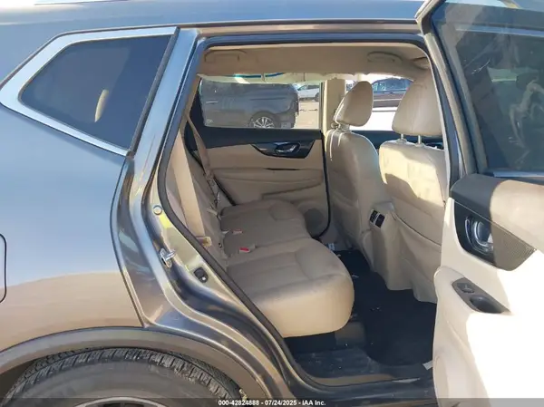 JN8AT2MT8HW385879 2017 NISSAN ROGUE - Image 8