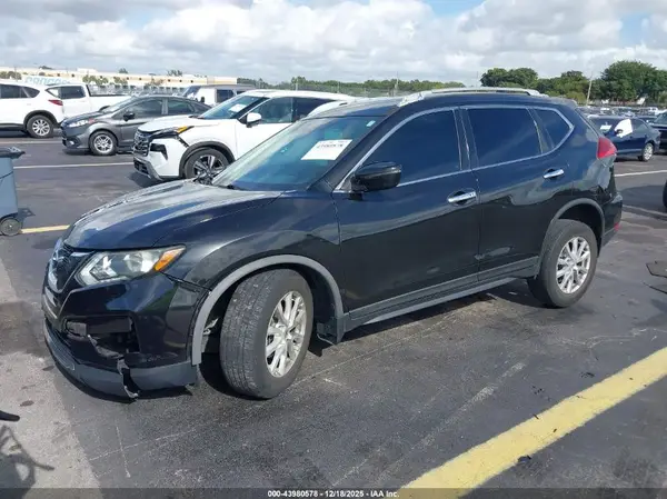 JN8AT2MT8HW388734 2017 NISSAN ROGUE - Image 2