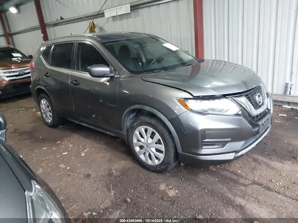 JN8AT2MT8HW391018 2017 NISSAN ROGUE - Image 1