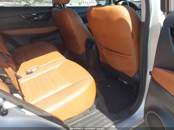 JN8AT2MT8HW396736 2017 NISSAN ROGUE - Image 8