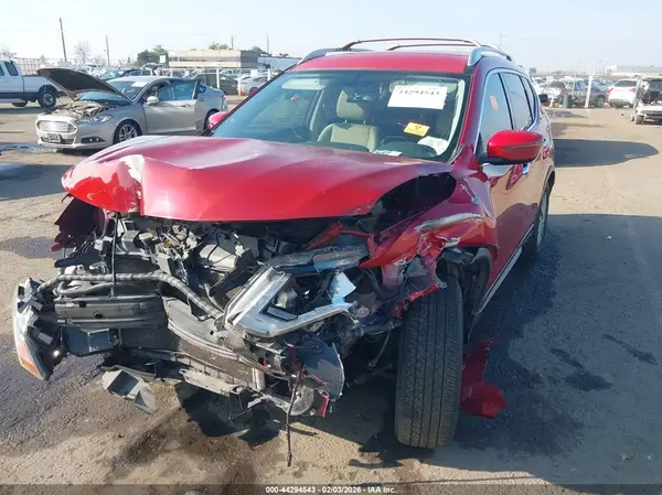 JN8AT2MT8HW398244 2017 NISSAN ROGUE - Image 2