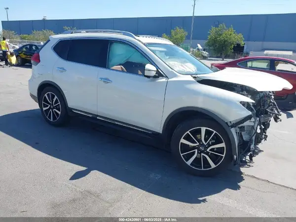 JN8AT2MT8HW398700 2017 NISSAN ROGUE - Image 1