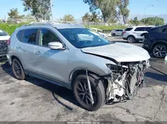JN8AT2MT8HW399619 2017 NISSAN ROGUE