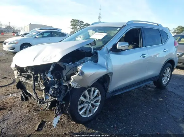 JN8AT2MT8HW400543 2017 NISSAN ROGUE - Image 2