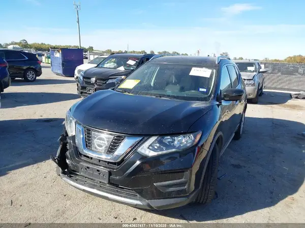 JN8AT2MT8HW401885 2017 NISSAN ROGUE - Image 2